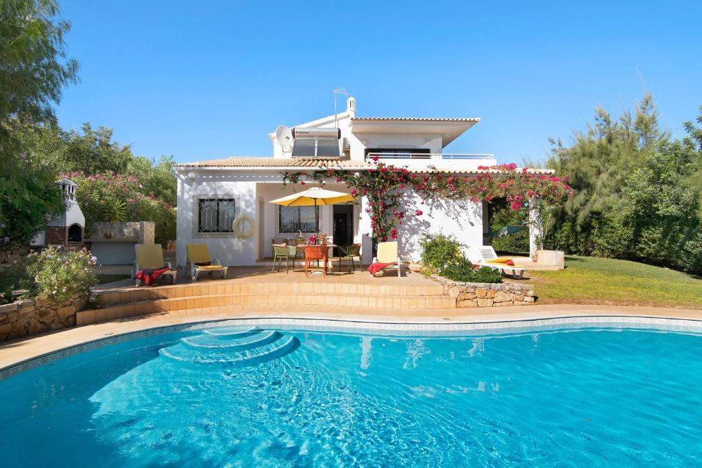 VILLA ALFARROBEIRA