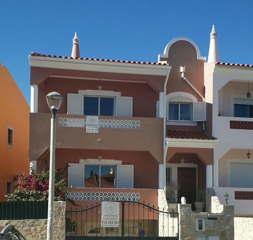 Imagem de Prestige for Home - Moradia das Amendoeiras
