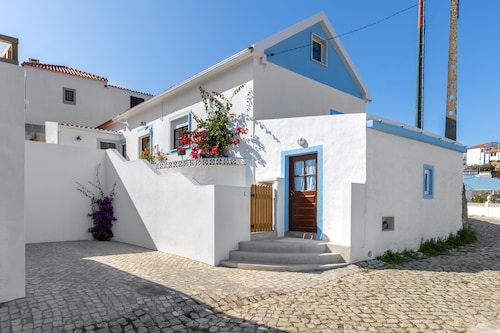 Imagem de Carvoeira Surf & Family Villa