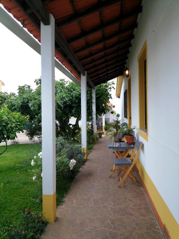CASA DOS PINGOS DE MEL