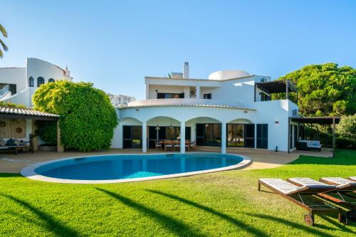 FAMILY LUXURY VILLA W/ S-POOL