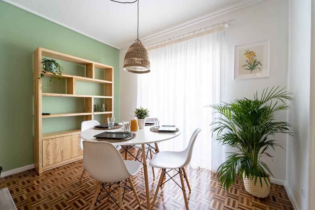 HOUSE AND PEOPLE - RENTALS