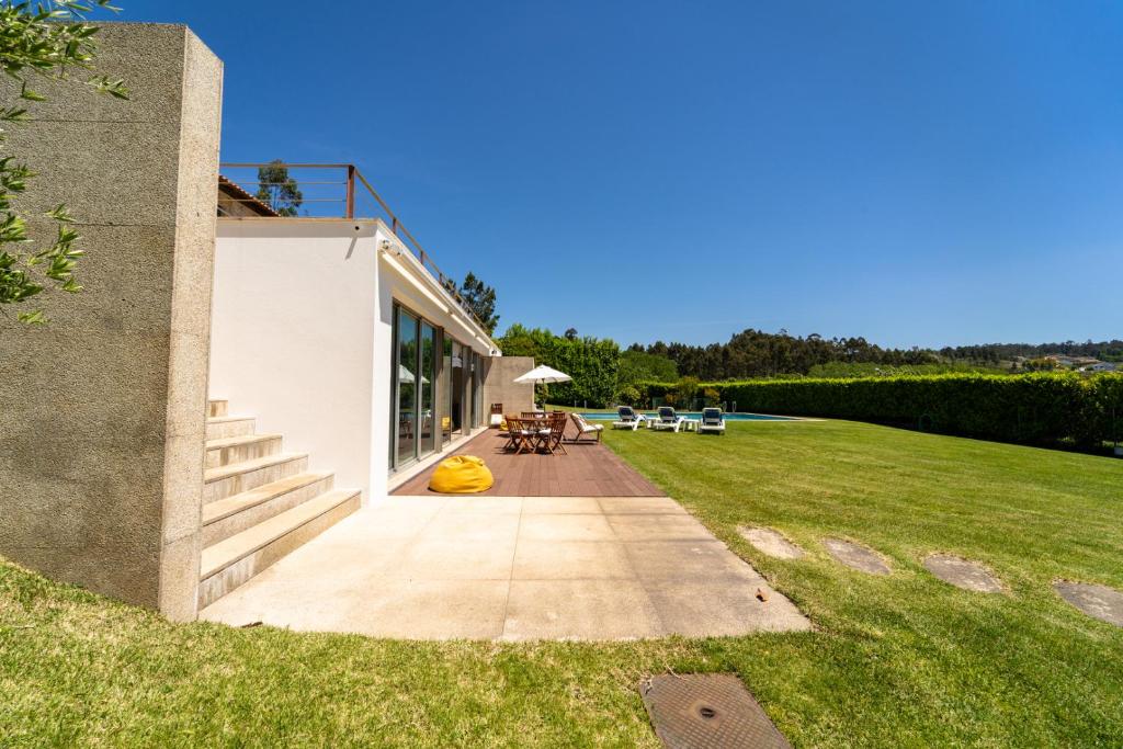 Imagem de HOUSE AND PEOPLE - RENTALS