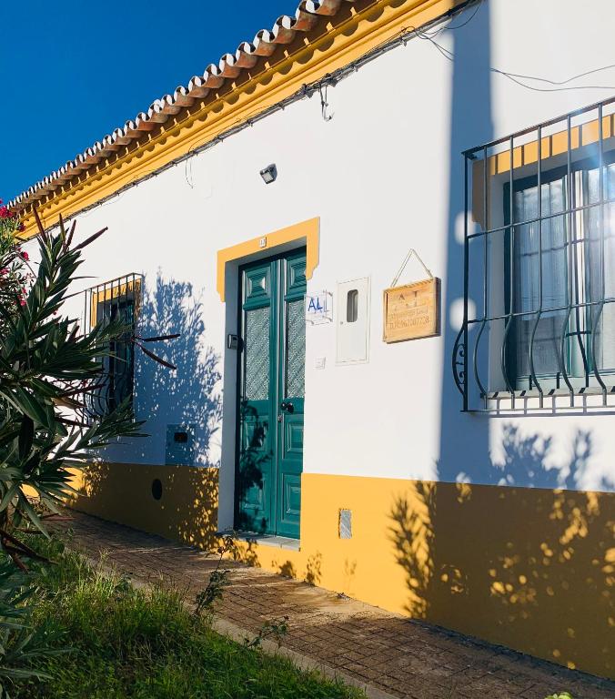 Imagem de Às Portas da Vila - A Casinha do avô Morais