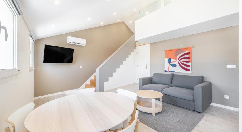 OLALA EXPO SUITES I