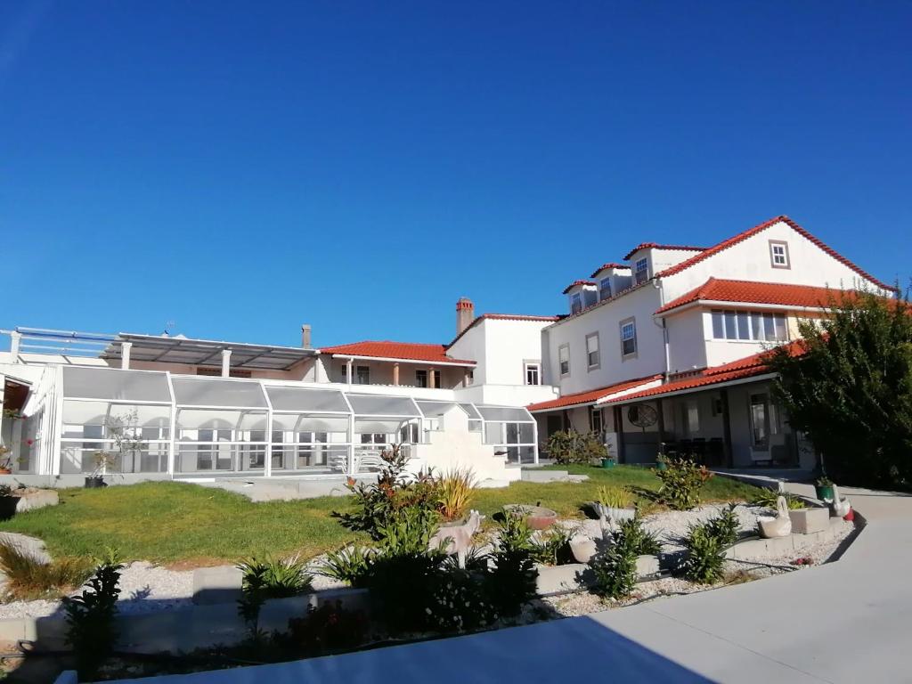 Imagem de Rua das Grevilias, Edificio Falésia Marina I, BLoco F, R/C, n.º111