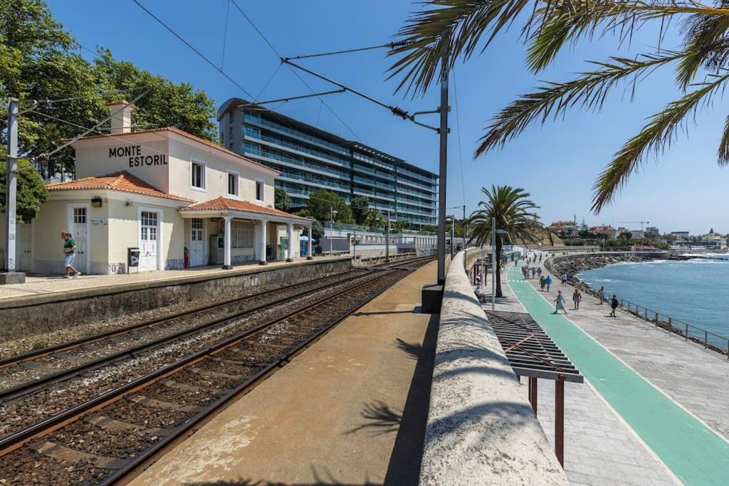 Imagem de Train Station Beach Flat