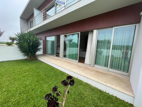 VILA CHÃ BEACH HOUSE