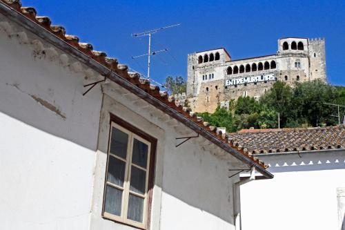 Imagem de CASA DA RISCA AMARELA