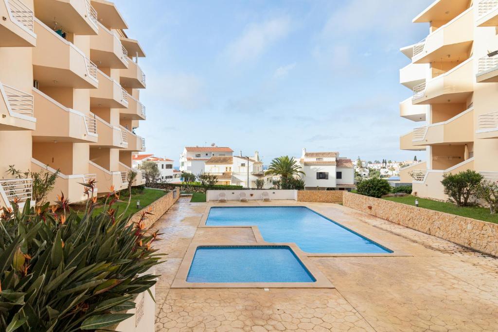 Imagem de Superb Alvor Apartment