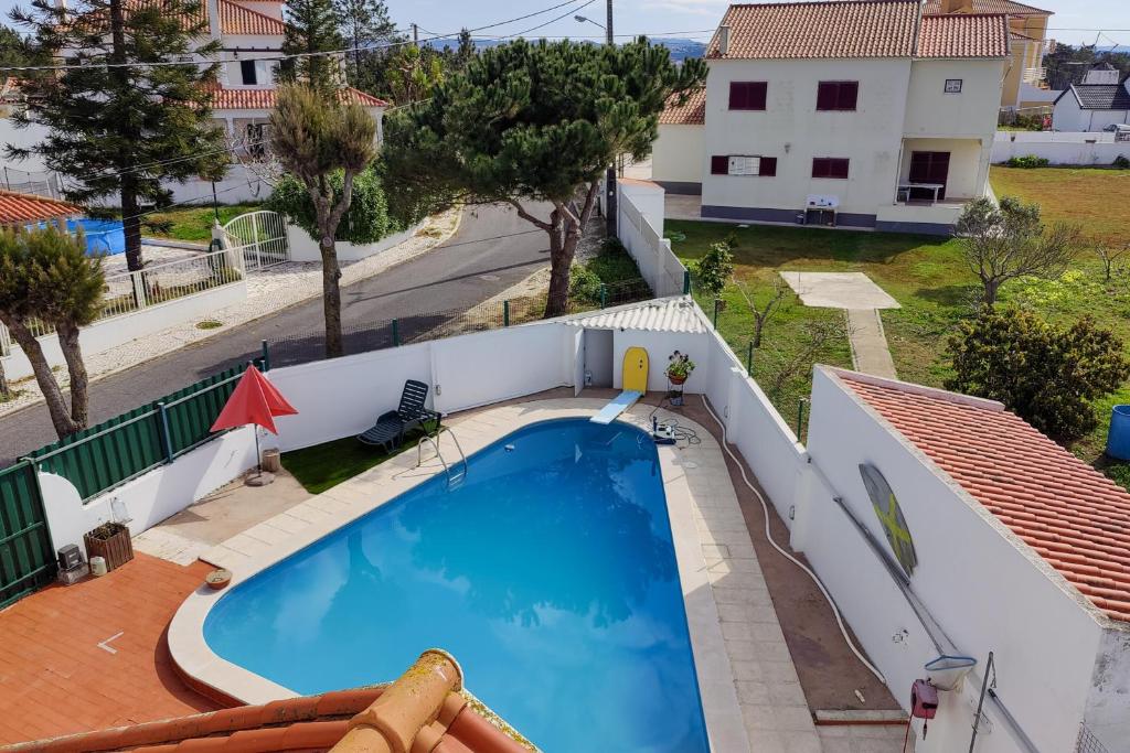 Imagem de MORADIA FAMILIAR COM PISCINA