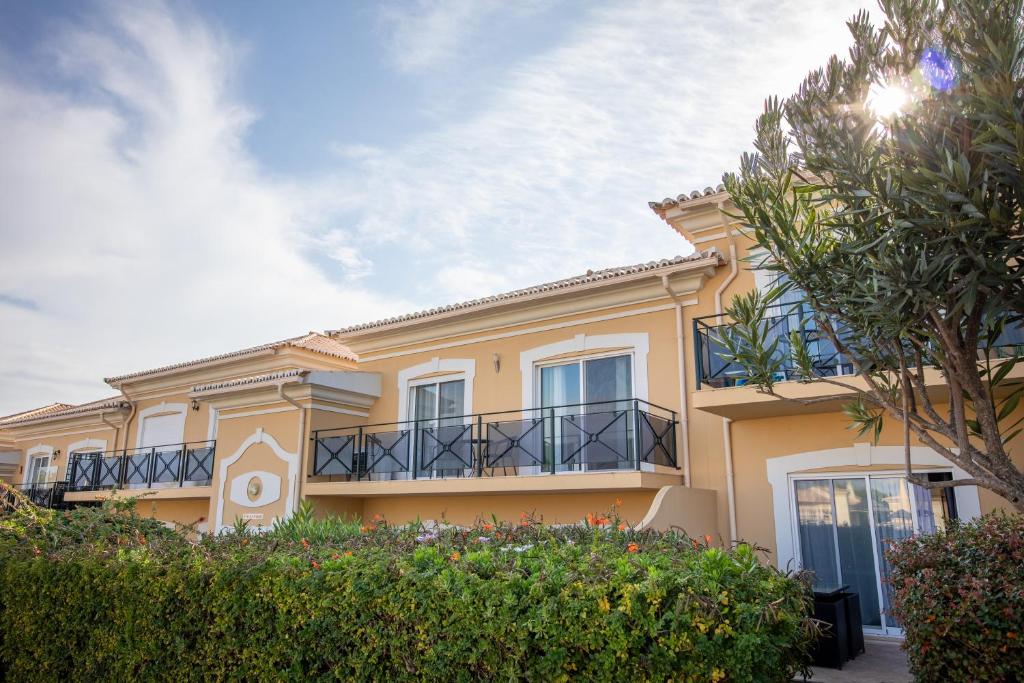 Imagem de Stunning Two Bedroom Apartment - Fairviews Condominium in Boavista Resort