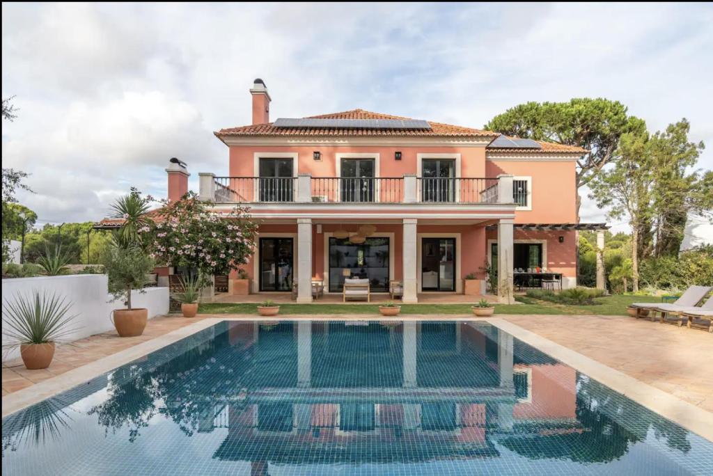 Imagem de Spacious Family Villa Pool and Garden