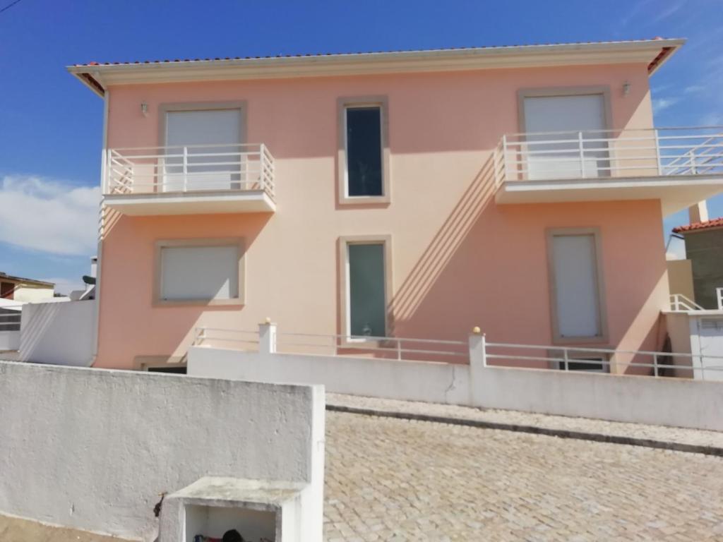 Imagem de Salmon Villa Near São Martinho do Porto
