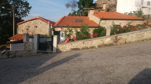 CASA DOS TELHADOS