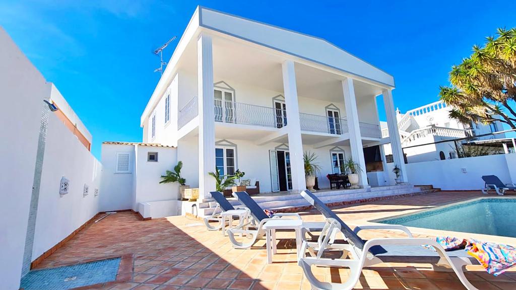 IWOOD HOUSE