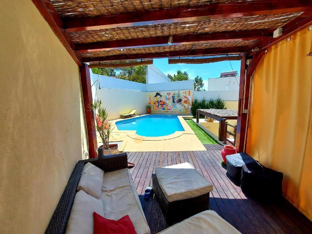 Imagem de Trendy Stylish with Pool by Lagoa