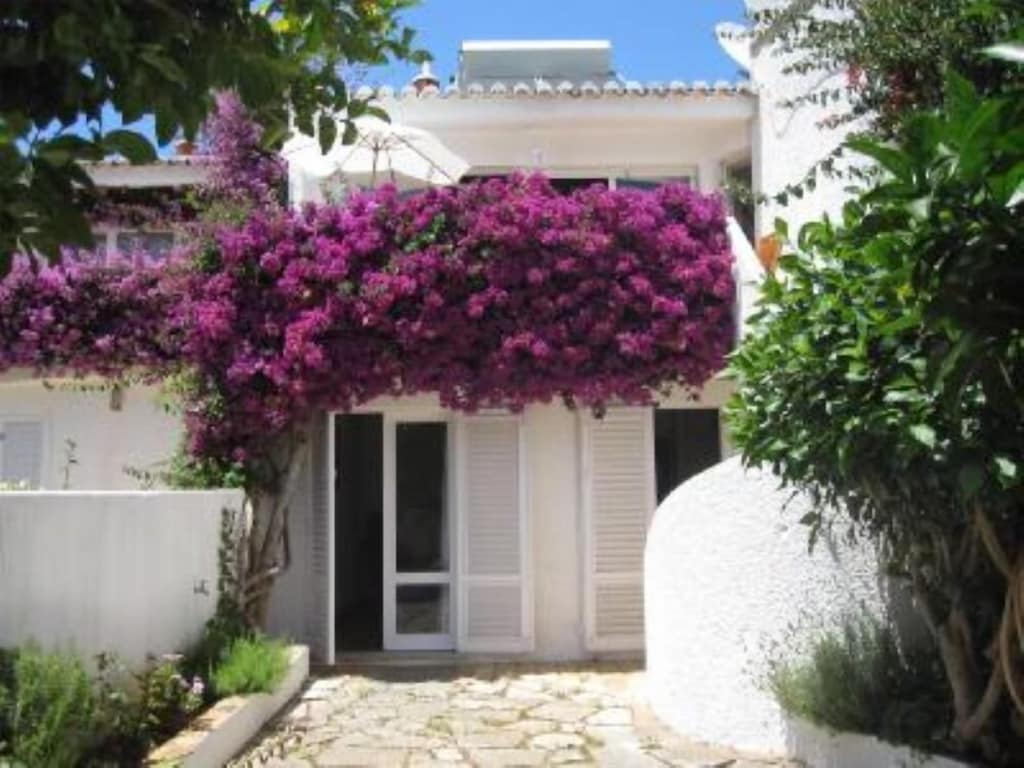 APARTAMENTOS IBERLAGOS