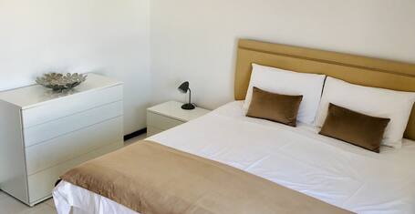 LUXURY SPACIOUS 3 BEDROOM APARTMENT