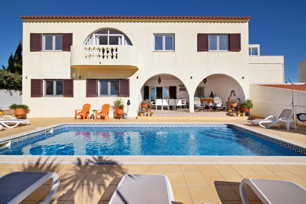 BOUTIQUE HOUSE