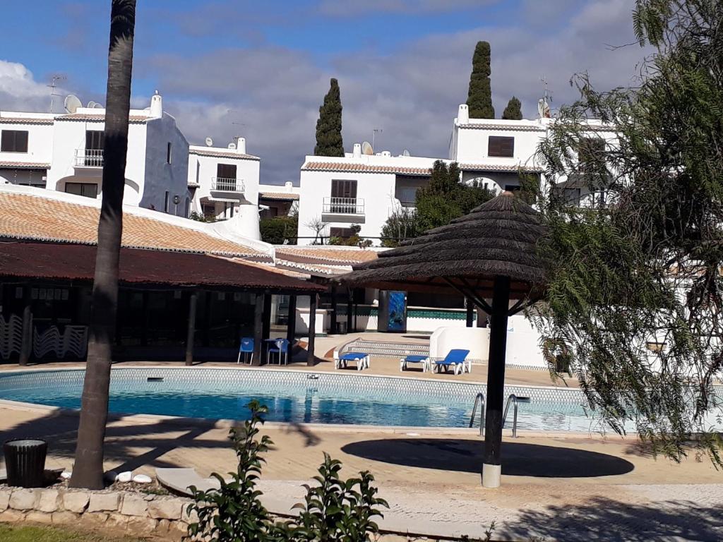 Imagem de Poolside Apartment São Rafael