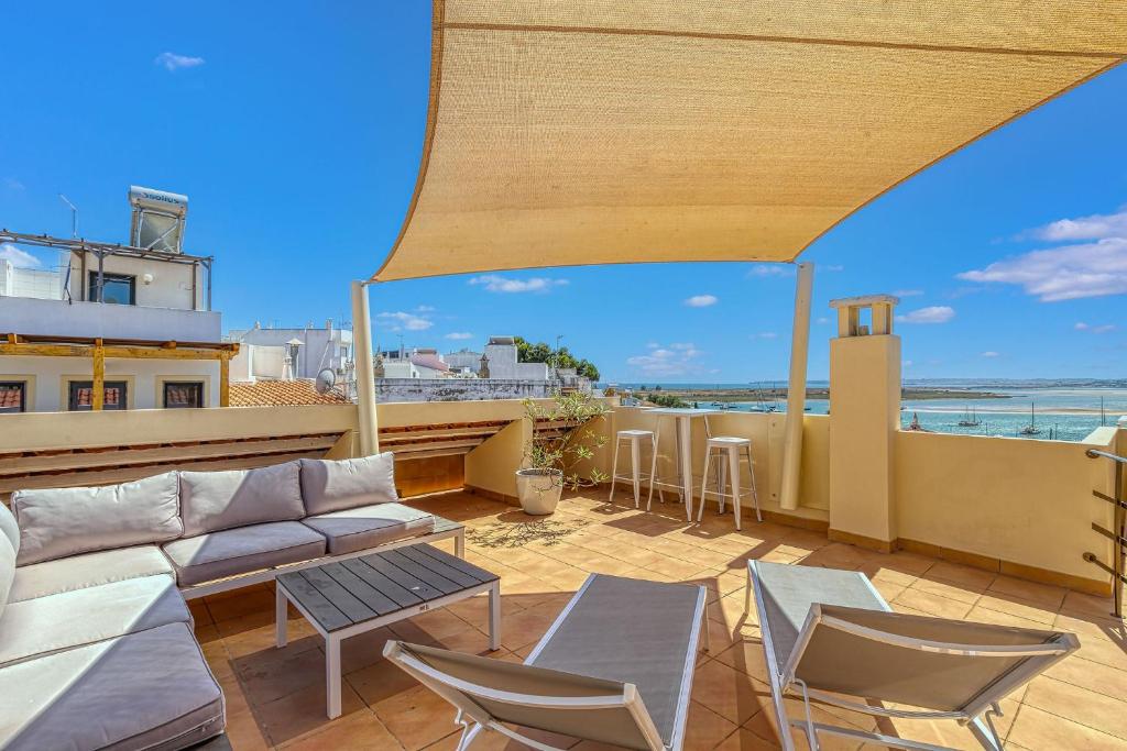 ROOFTOP GUESTHOUSE