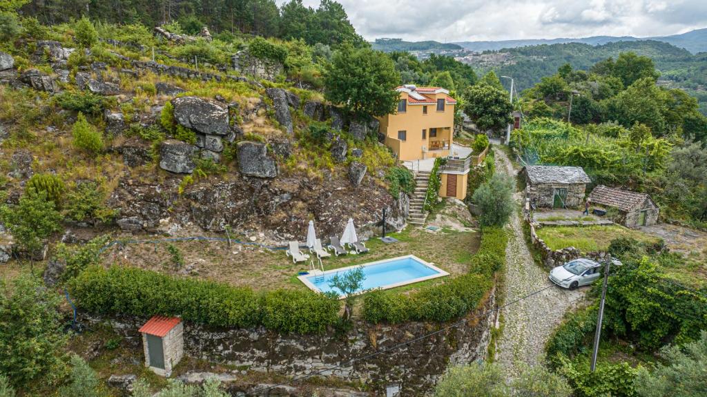 Imagem de CASA AMARELA _ MONDIM DE BASTO
