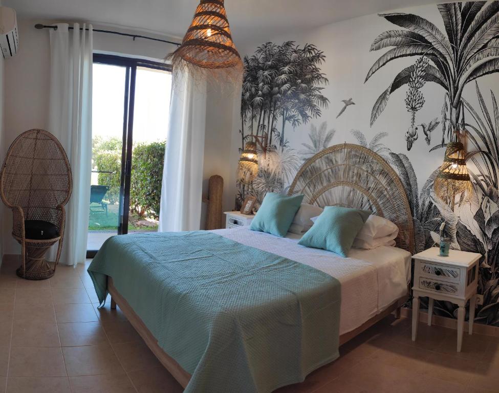 PALM BEACH HOUSE