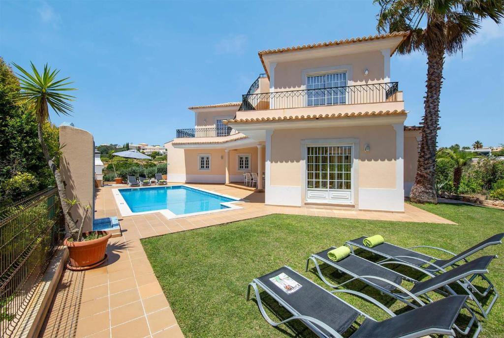 CASA MONTE DAS OLIVEIRAS