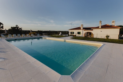BREAK HOLIDAYS HOUSE