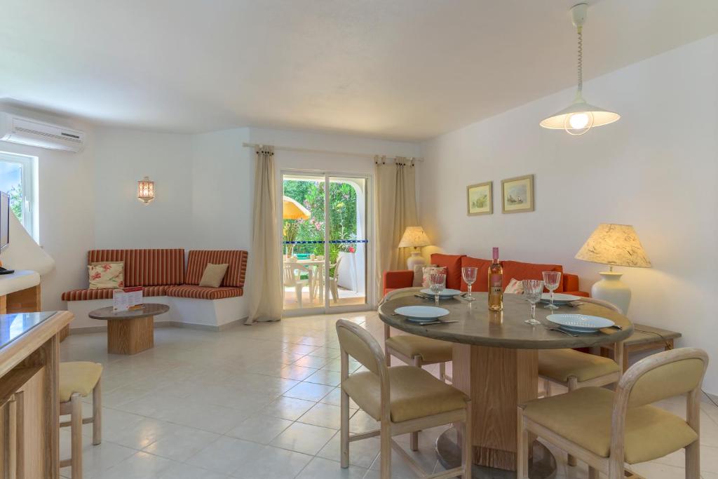URBANIZAÇÃO BALAIA VILLAGE  , LOTE 51 , APARTAMENTO 332 , FRACÇÃO G