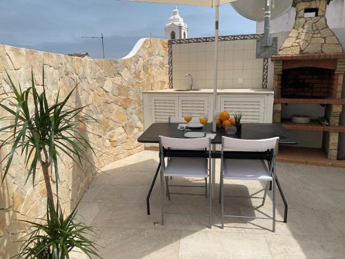 LAGOS TOWN HOUSE WITH ROOF PATIO