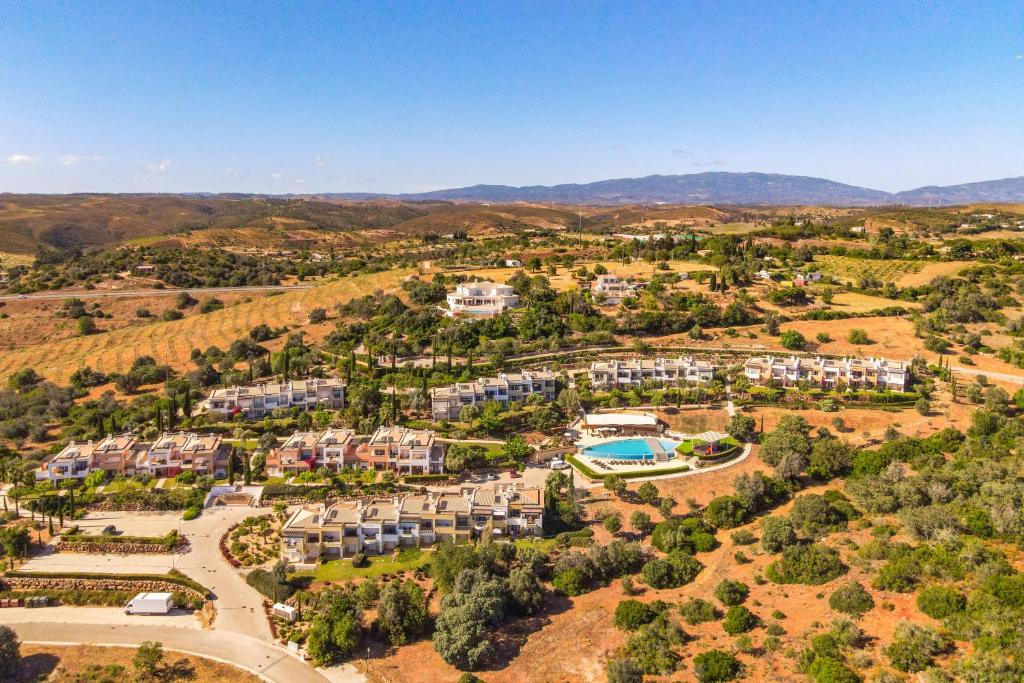Imagem de ENCOSTA OLIVEIRAS - Villa I - TAREK ALAMI