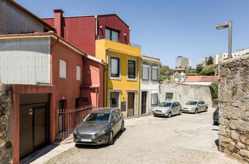 APARTAMENTO ROMÂNTICO SOBRE O DOURO