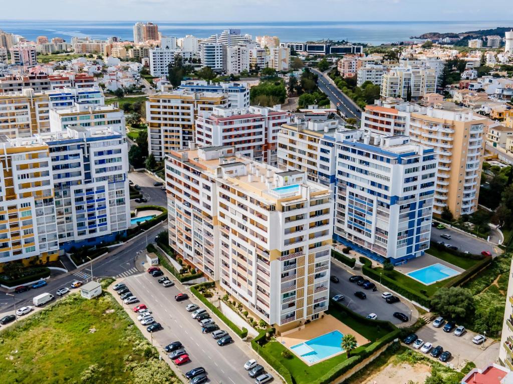 APARTAMENTOS RIVER PARK
