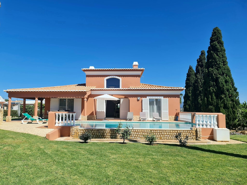 VILLA PEQUENA