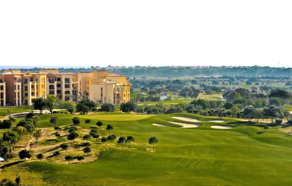 THE RESIDENCES AT VICTÓRIA CLUBE DE GOLFE