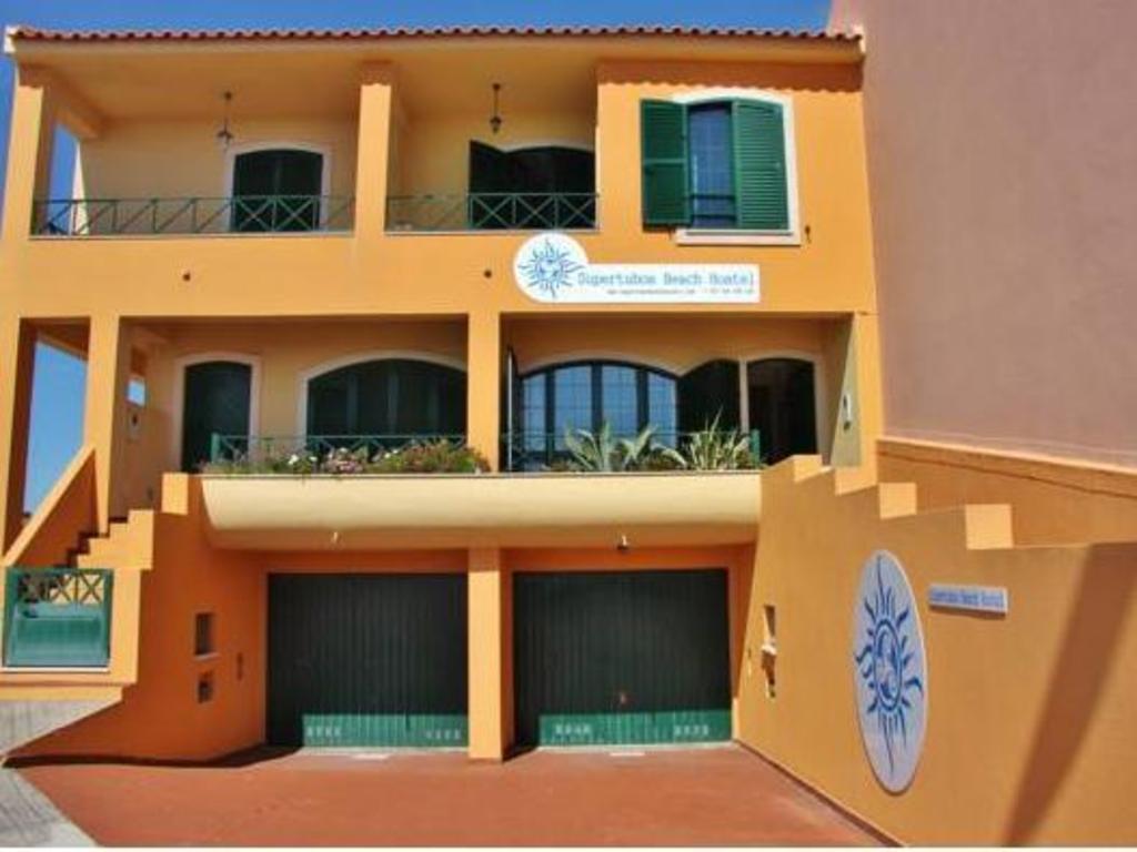 SUPERTUBOS BEACH HOSTEL