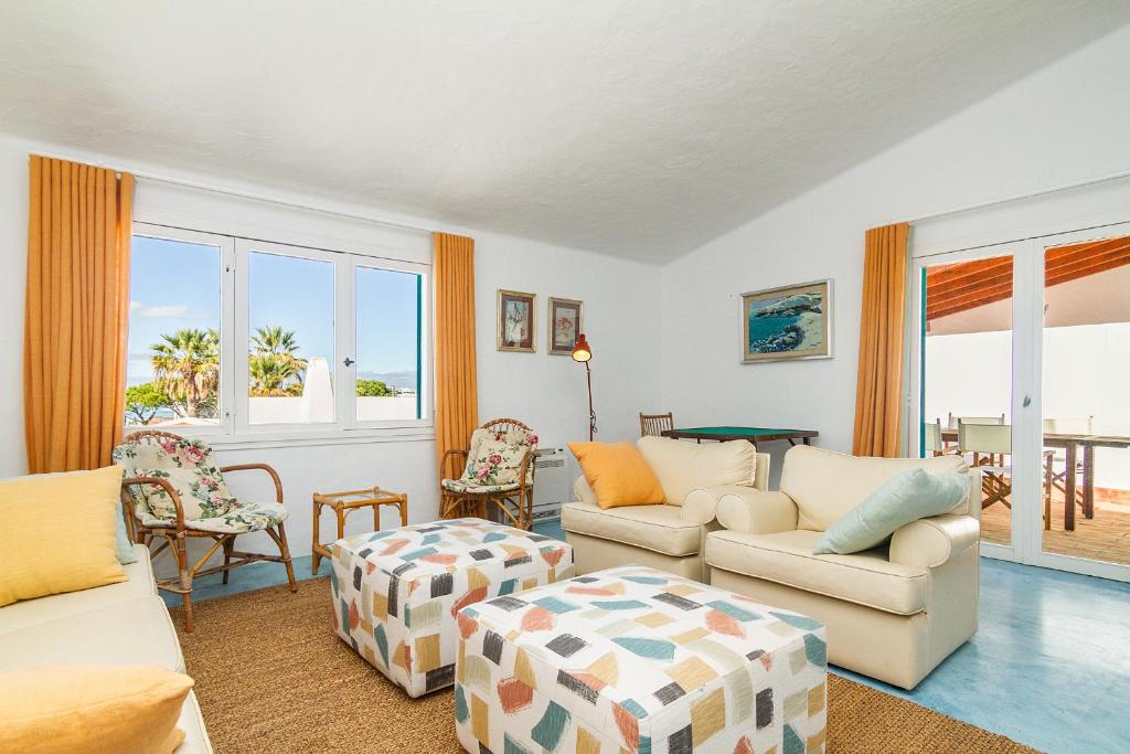 LIIIVING IN ALGARVE | ALVOR BLUE VILLA