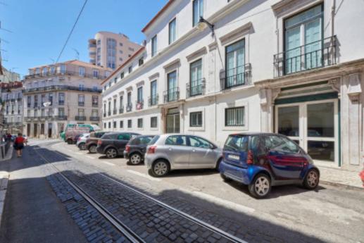 VINTAGE APARTMENT NEAR CHIADO