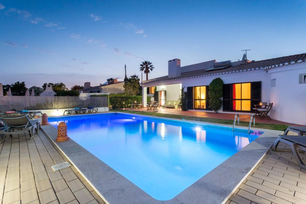 VILA SANTA TERESINHA SUITES