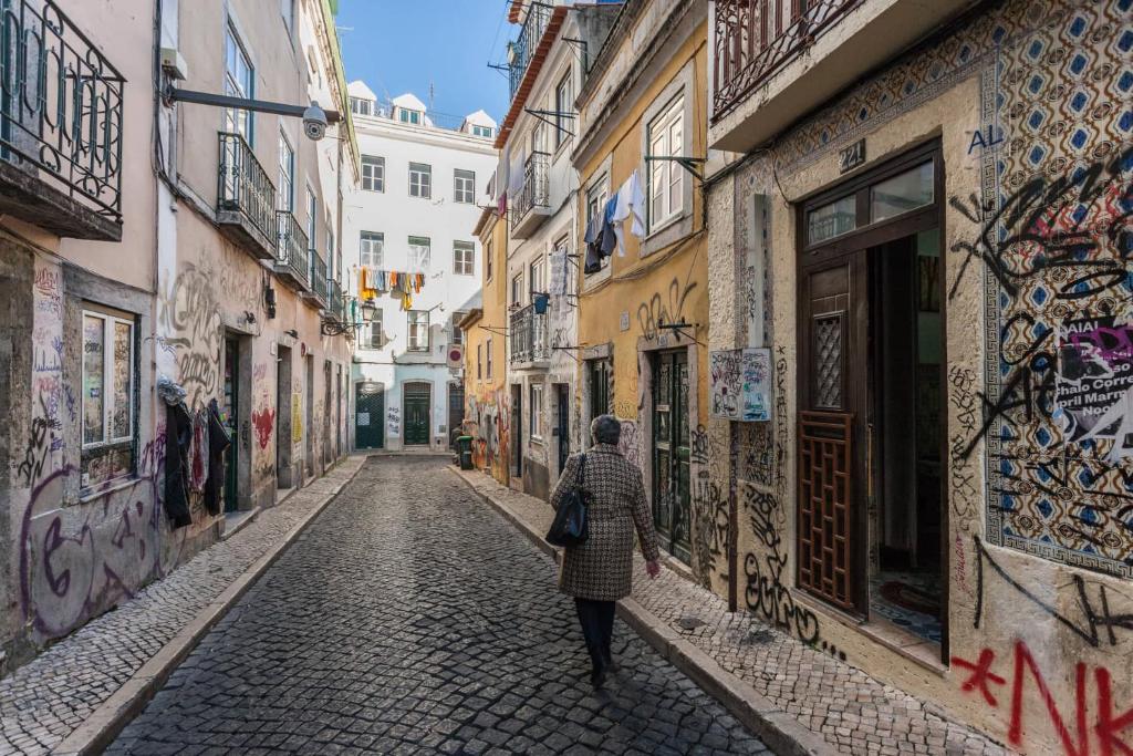 ATALAIA ONE-BEDROOM APARTMENT IN BAIRRO ALTO