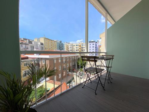 LIV'IN LISBON V