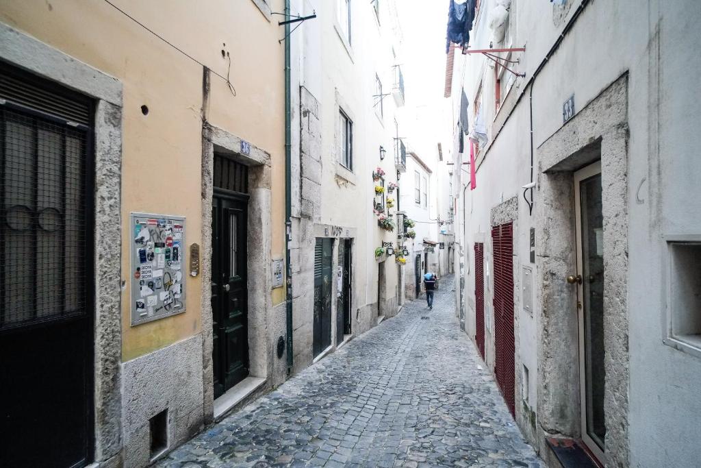 Imagem de Lisbon Alfama S. Pedro Typical