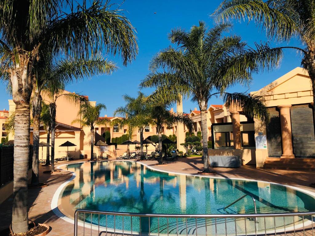 APT 25 - 2 A, BAIA DA LUZ