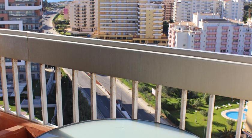 APARTAMENTO EDIFICIO TARIK