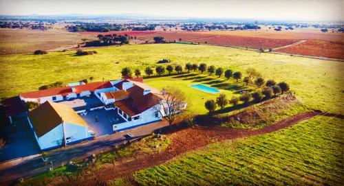 Imagem de Wallis Santa Marinha R/C Esq