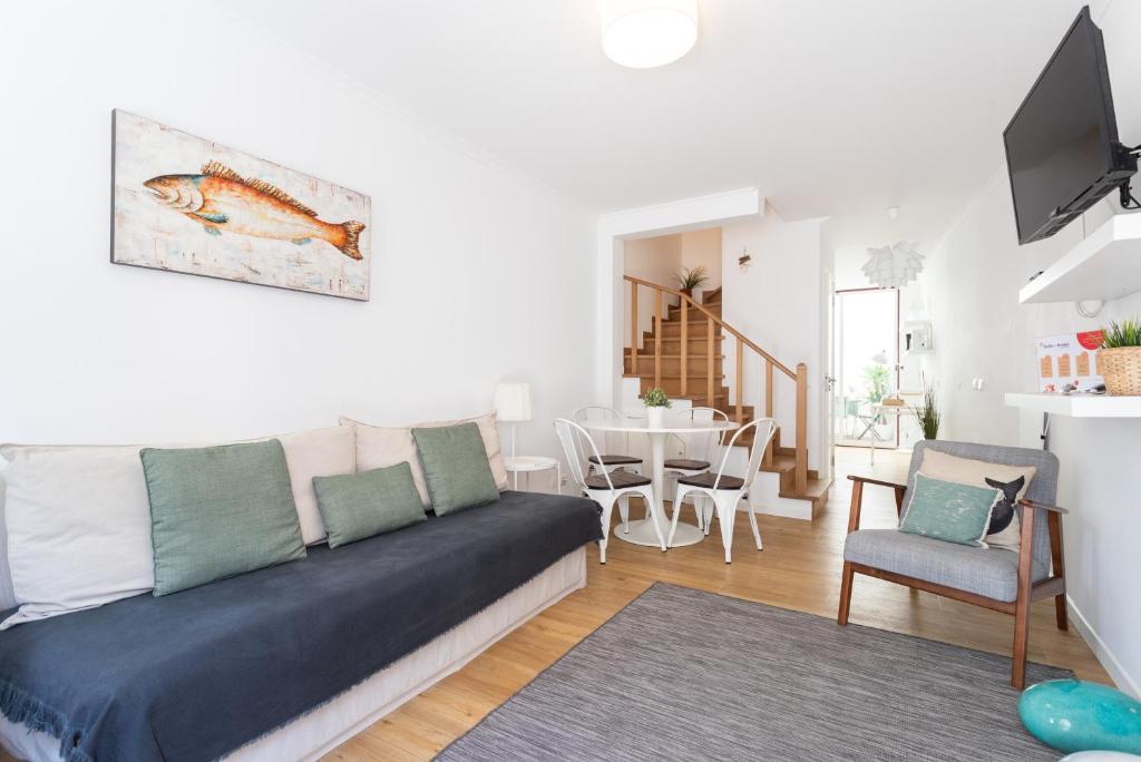 ERICEIRA COZY HOUSE WITH TERRACA