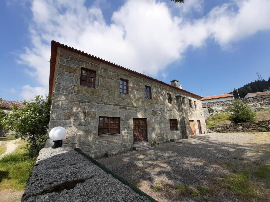 CASA CONTRADIÇÕES