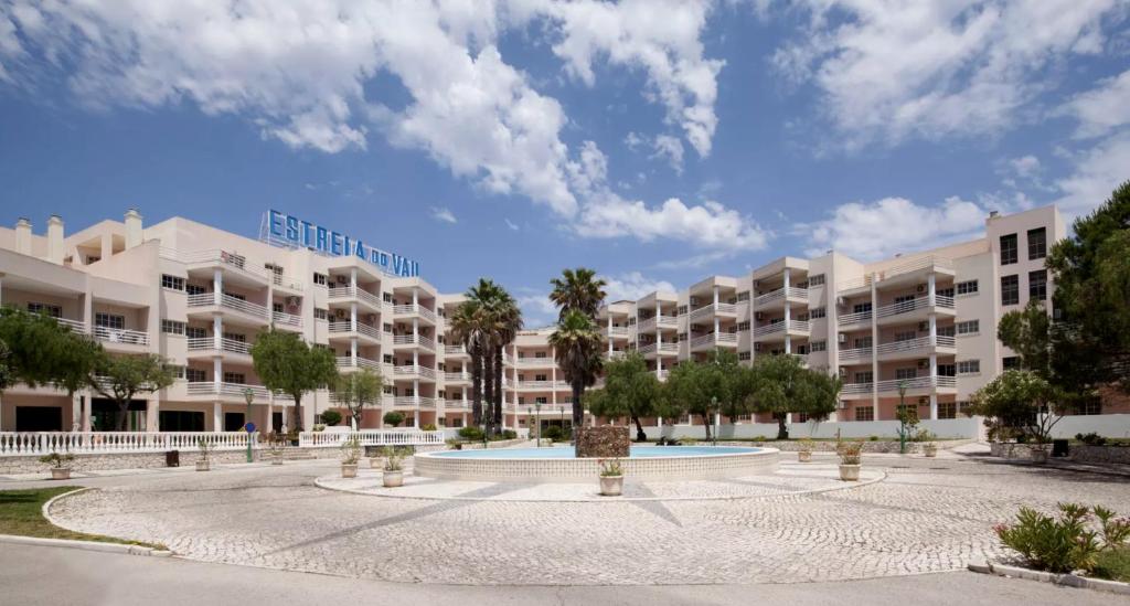 EDF. ESTRELA DO VAU - APART. 330